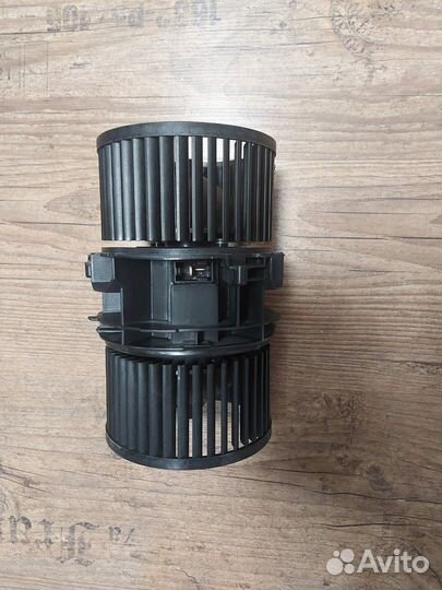 Моторчик печки Рено Флюенс Меган 3