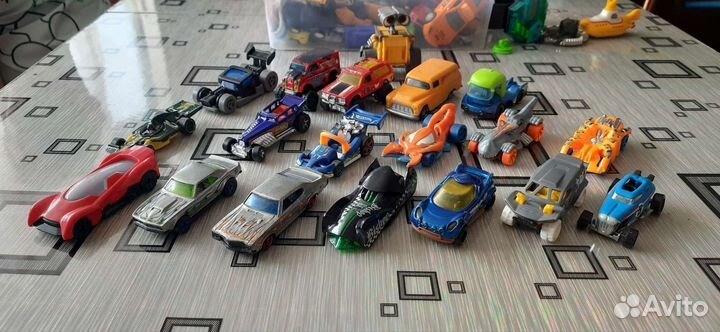 Hot wheels машинки