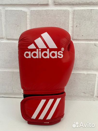 Боксерские перчатки