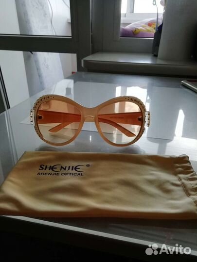 Солнцезащитные очки