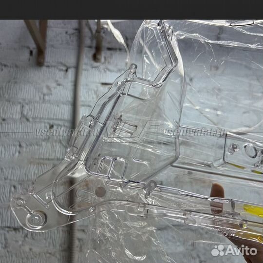 Уцененное стекло для фары Toyota Land Cruiser 200