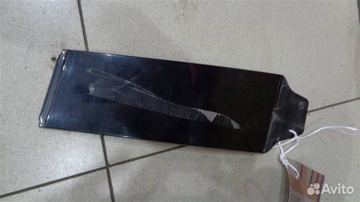 Накладка двери передней правой (наружная) Volkswa