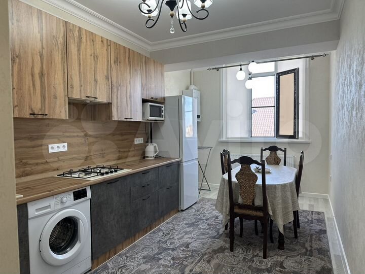 2-к. квартира, 65 м², 6/9 эт.