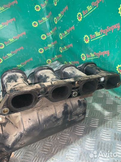 Впускной коллектор Pontiac Vibe