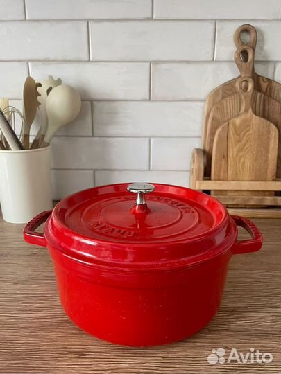 Кастрюля чугунная Staub новая