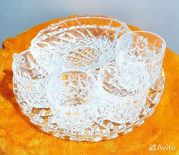 Набор хрустально-десертной посуды нов. см. описани