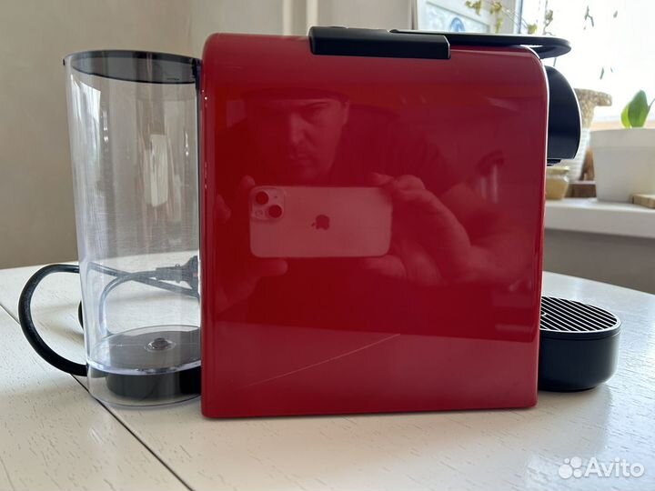 Капсульная кофемашина delonghi