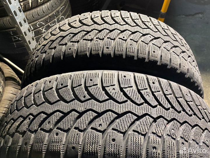 Bridgestone Blizzak Spike-01 235/65 R17 108T