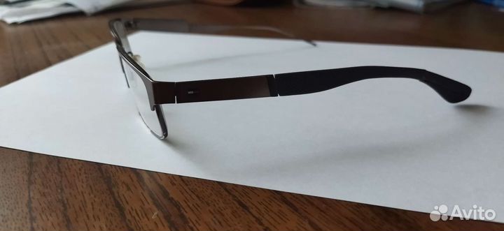 Очки Tommy Hilfiger