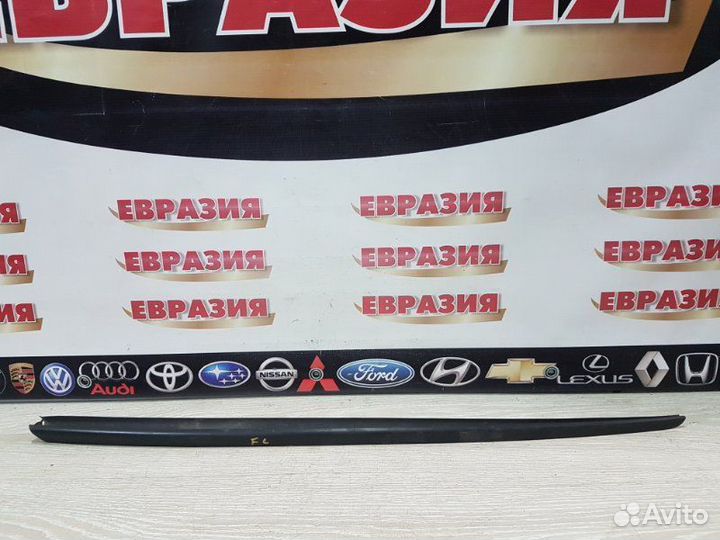 Молдинг лобового стекла передний левый Audi A6 C7