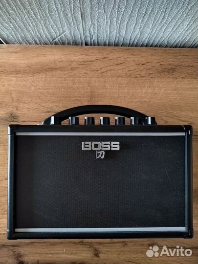 Гитарный комбоусилитель boss Katana