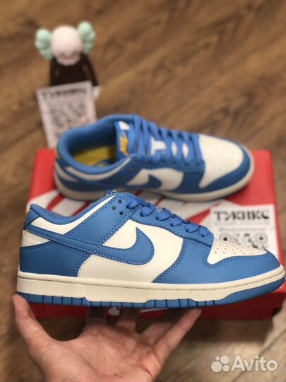 Nike dunk low university blue