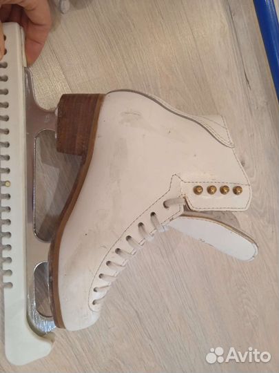 Фигурные коньки Jackson freestyle (стелька22см)