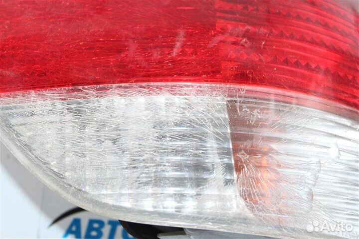 Стоп-сигнал левый Toyota Vista SV50 3SFE