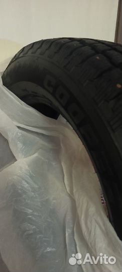 Cooper Weather-Master SA2 225/60 R17