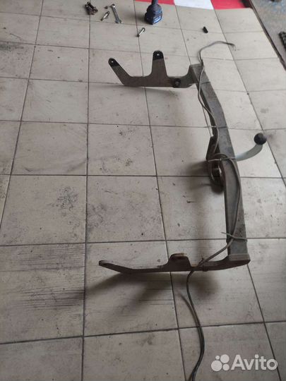 Фаркоп на renault sandero 1