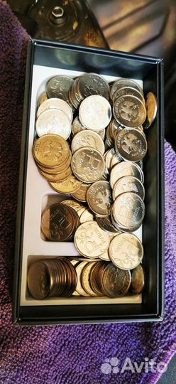 Монета 1 рубль с буквой р