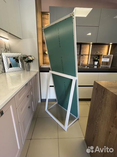 Зеркало напольное на подставке