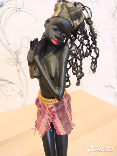 Статуэтка Африканка