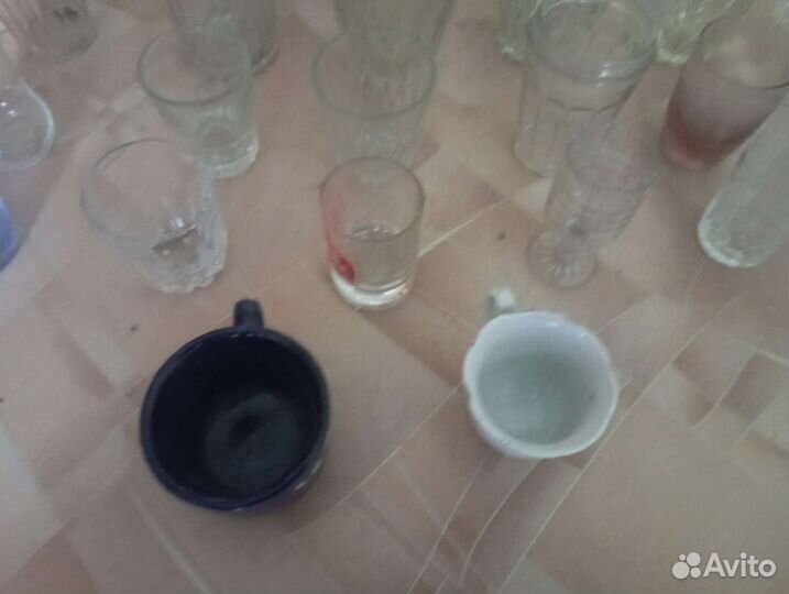 Стаканы, рюмки, различная утварь