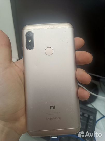 Xiaomi Mi A2 Lite Android One, 3/32 ГБ