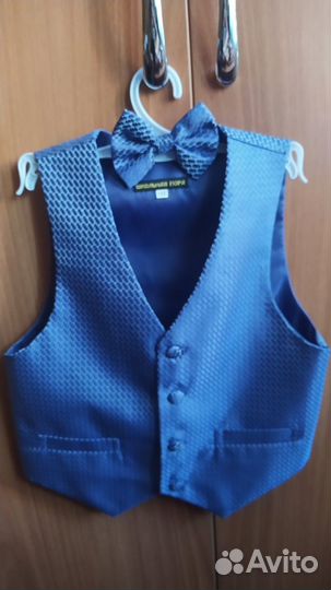 Жилет с бабочкой для мальчика рост 110 см
