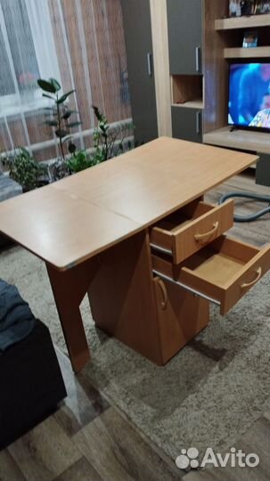 Письменный стол