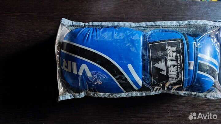 Боксерские перчатки 10 oz