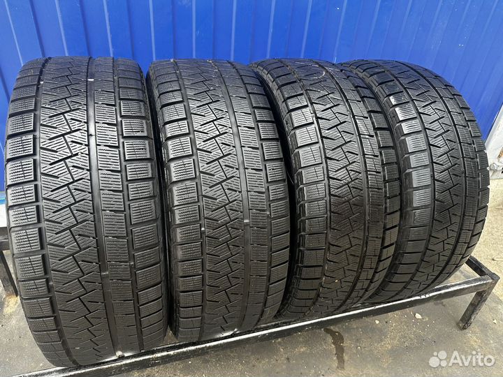 Pirelli Ice Asimmetrico 225/50 R17 94Q