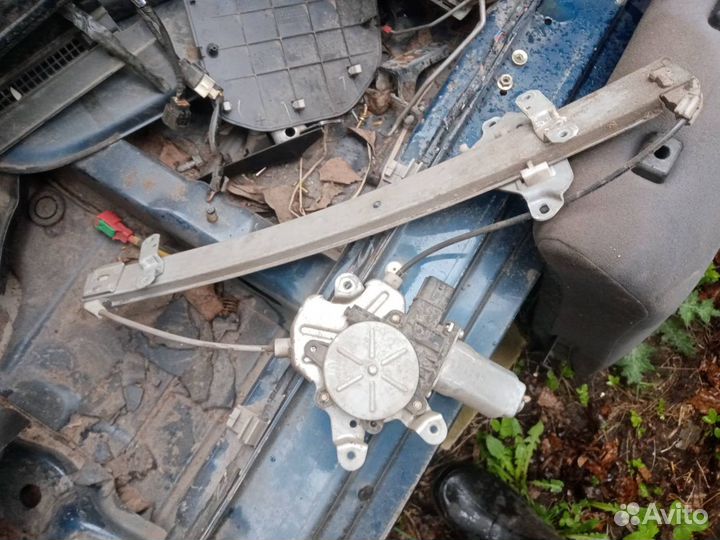 Стеклоподъемник передний правый Mitsubishi Lancer9