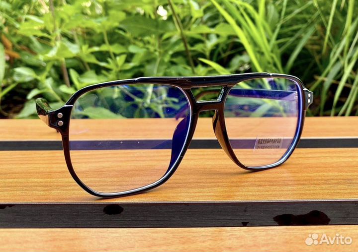 Черные ретро очки