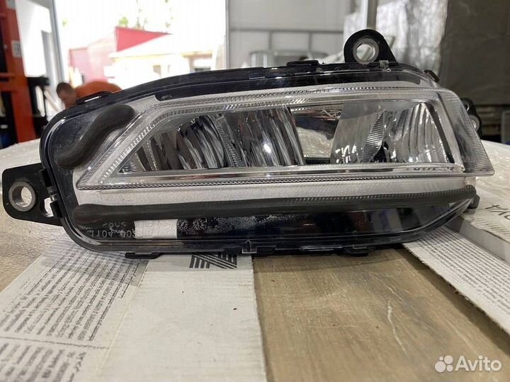 Фара противотуманная правая Volvo FH5 23752741