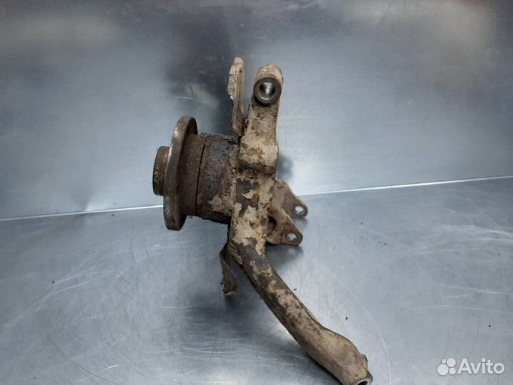 Кулак поворотный задний левый