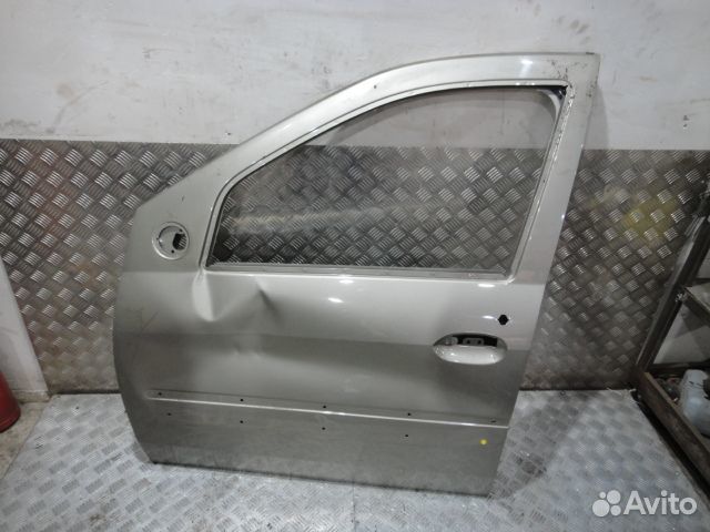 Дверь Largus (12) пер L под молдинг дефект б\у (арт. 801013696R)