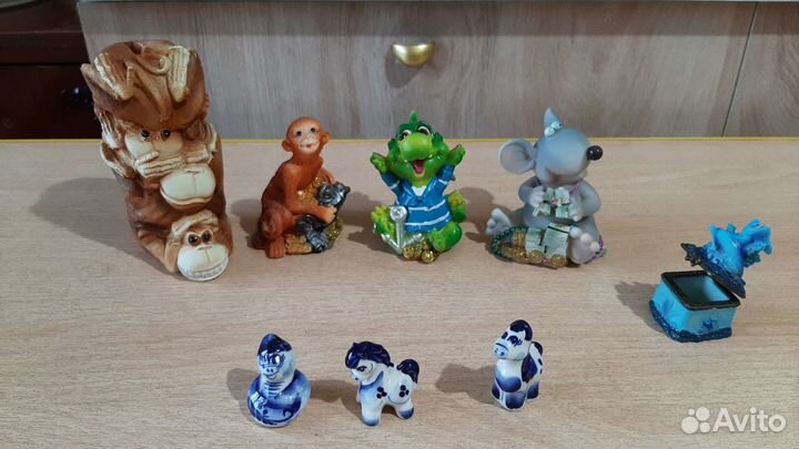 Сувениры статуэтки