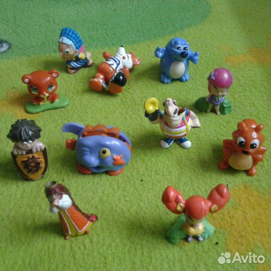 Киндеры и другие мелкие игрушки Много фото