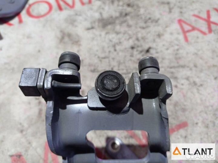 Ролик двери задний левый toyota sienta