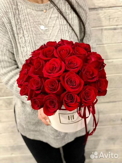 33 Розы в шляпной коробке (цветы на выбор)