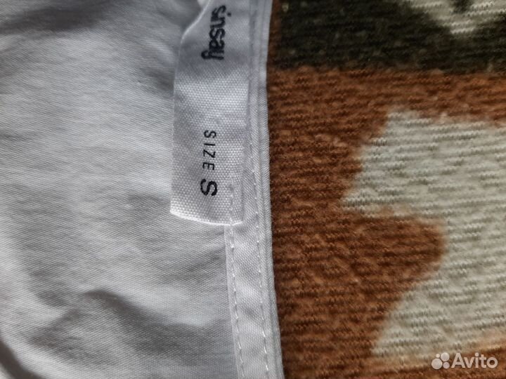 Белая стильная блузка