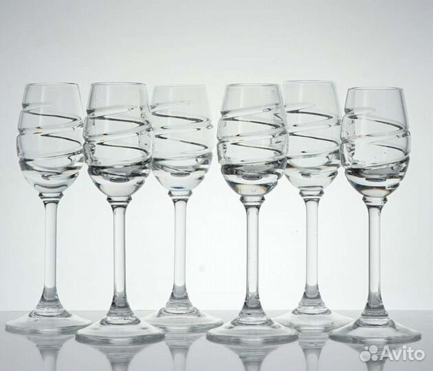 Набор хрустальных рюмок новый