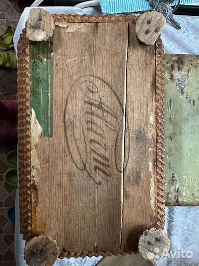 Деревянная шкатулка