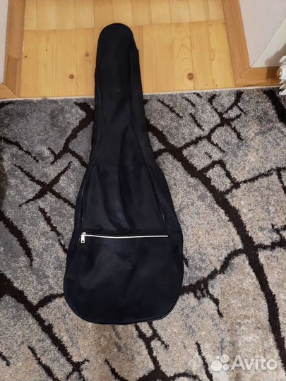 Продаю комплект: гитара Belucci и аксессуары