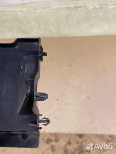 Пыльник переднего бампера правый Hilux Fortuner