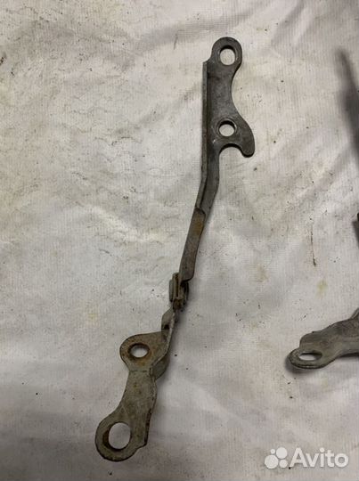 Петли капота Toyota Marino