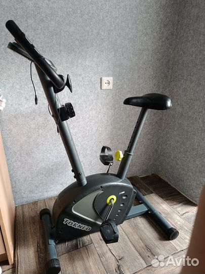 Велотренажер torneo