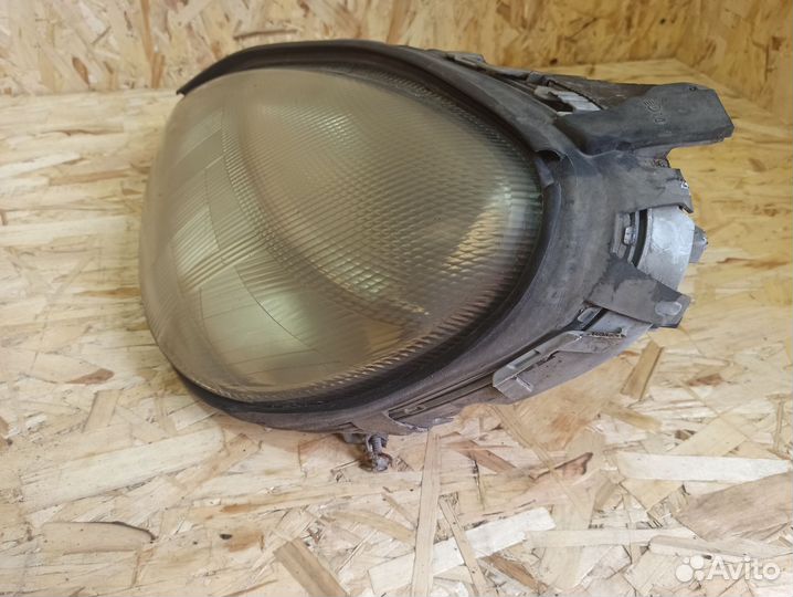Фара левая Mercedes Benz A160
