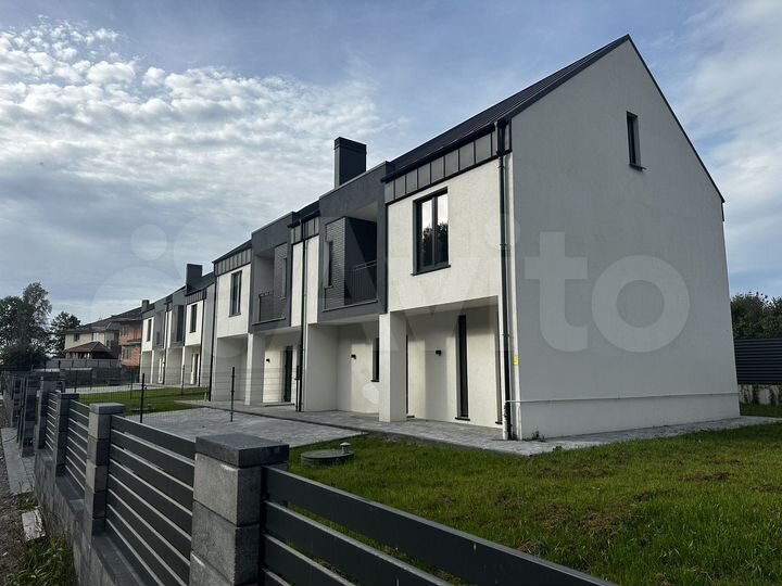 Таунхаус 147 м² на участке 4 сот.