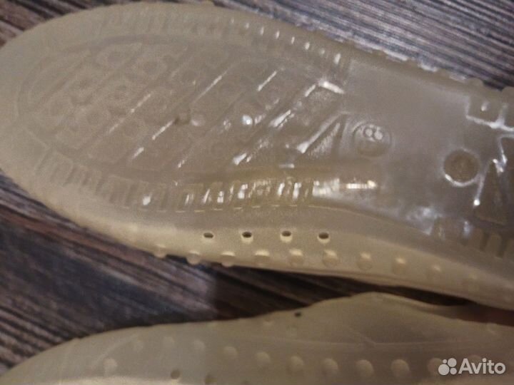 Тапки для купания в море