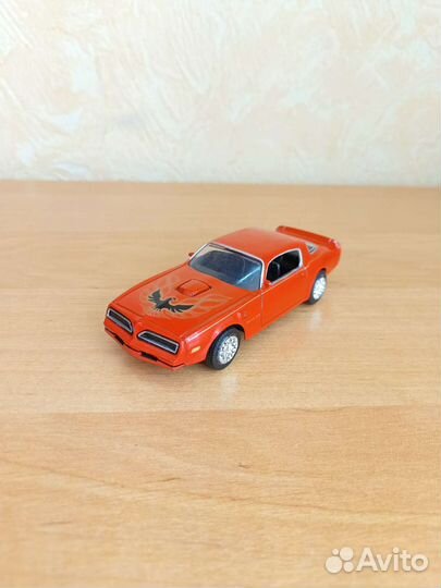 Модели автомобилей 1:43 Cararama, Maisto, Motormax