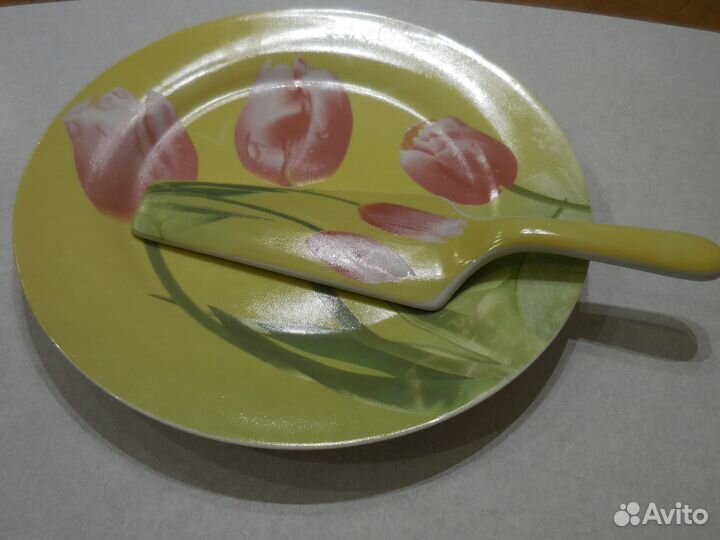 Тортница с Лопаткой в Идеальном сост. Центр и Амур